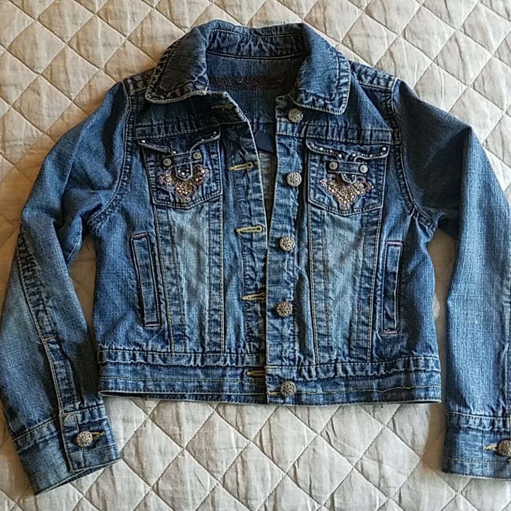 Squeeze jean jacket with embellished pocket detail